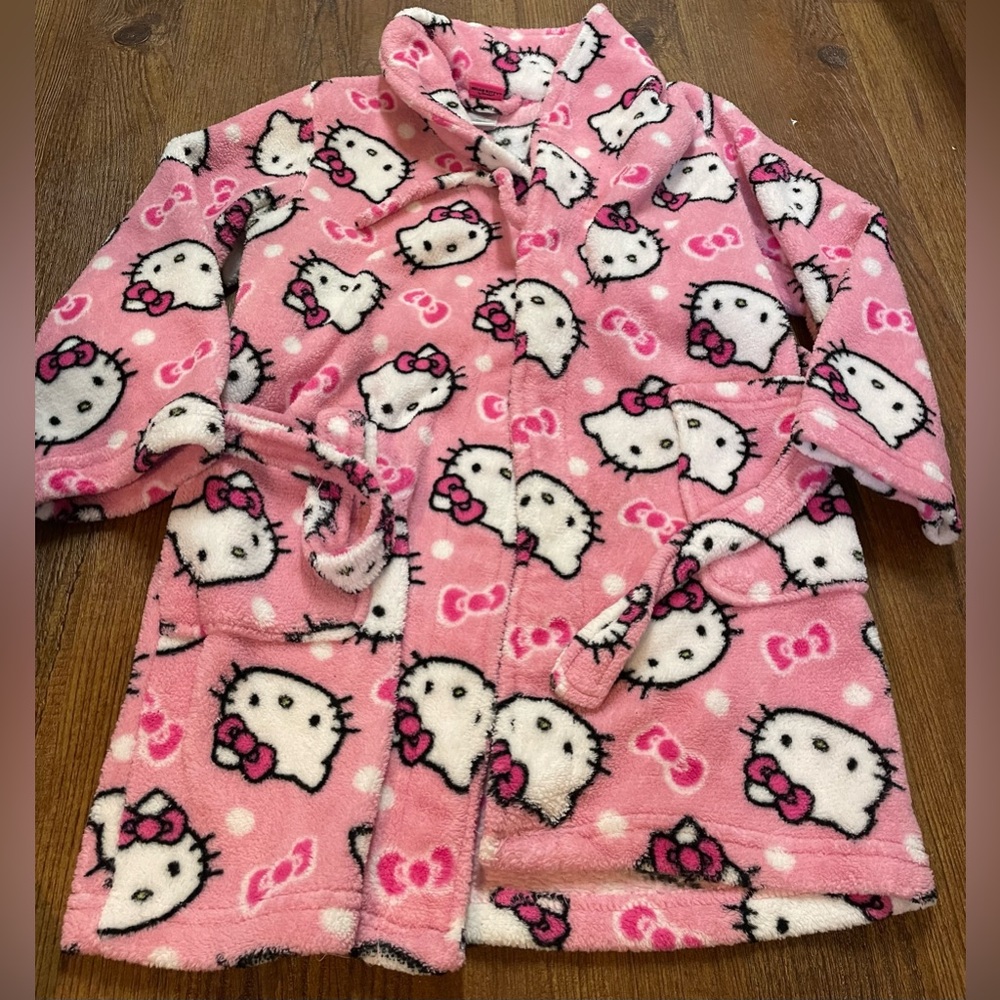 Hello Kitty Bathrobe